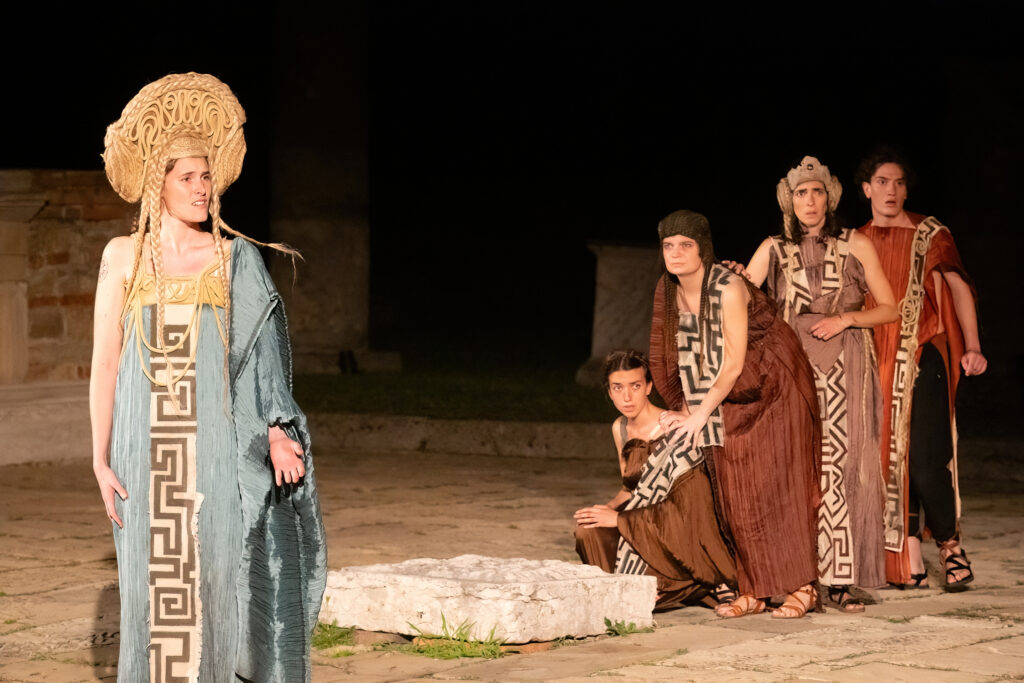 image: PFRA3321-DeNoiseAI-low-light